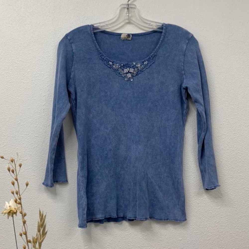 One World Vintage Baby Blue Y2K Style 3/4 Sleeve Top 🫐🕊